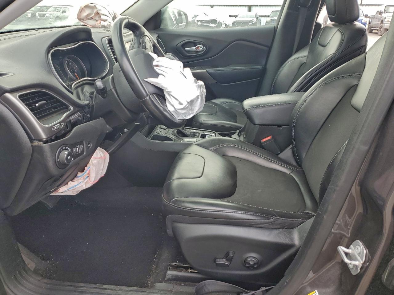 2019 JEEP CHEROKEE photo 7