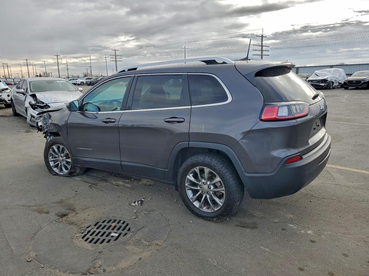 2019 JEEP CHEROKEE photo 2