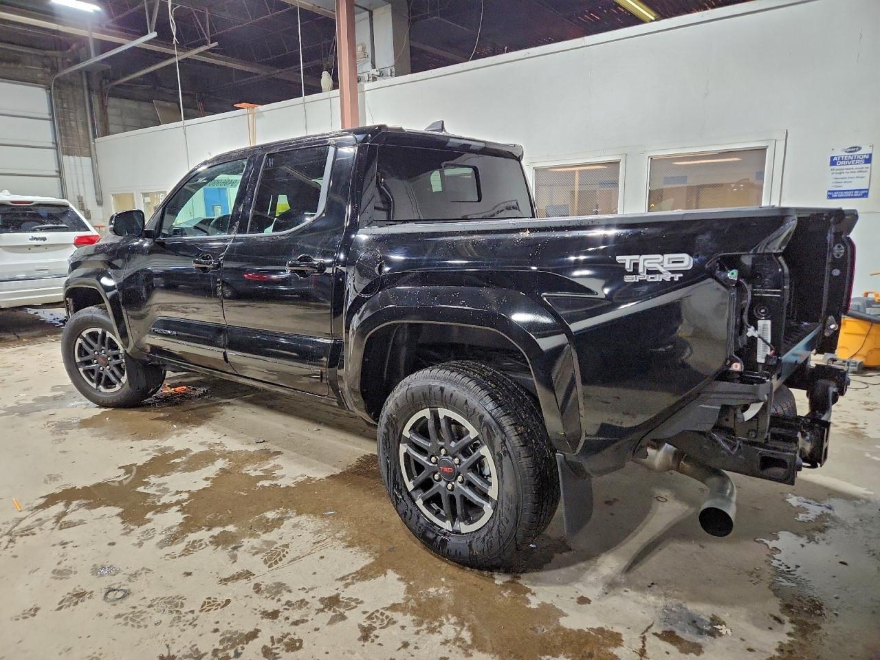2025 TOYOTA TACOMA TRD SPORT photo 4
