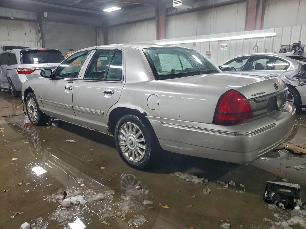 2009 MERCURY GRAND MARQUIS LS photo 3