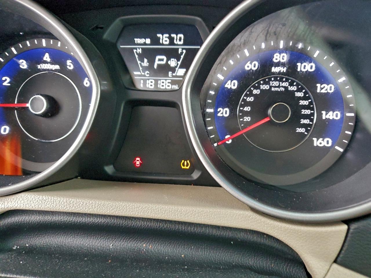 2015 HYUNDAI ELANTRA photo 9