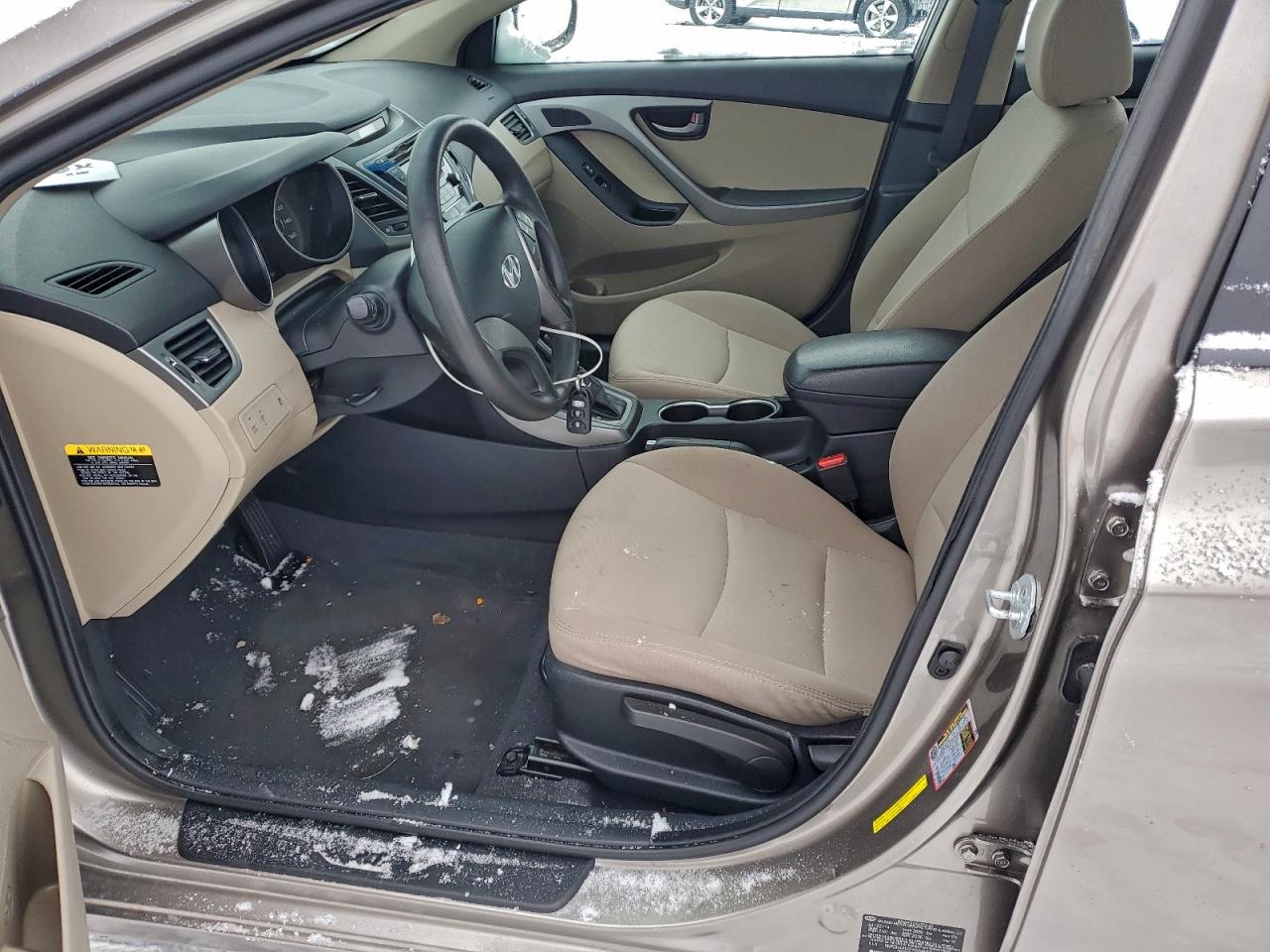 2015 HYUNDAI ELANTRA photo 7