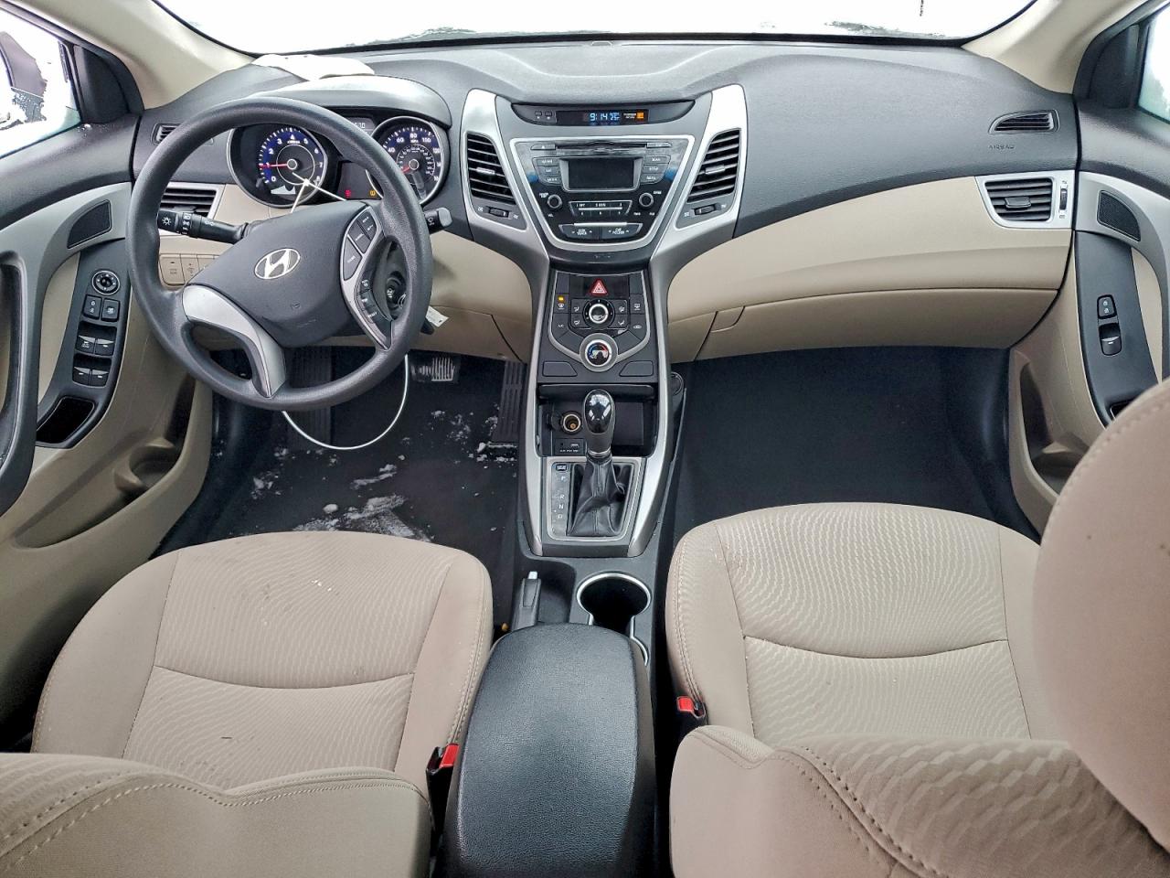 2015 HYUNDAI ELANTRA photo 8