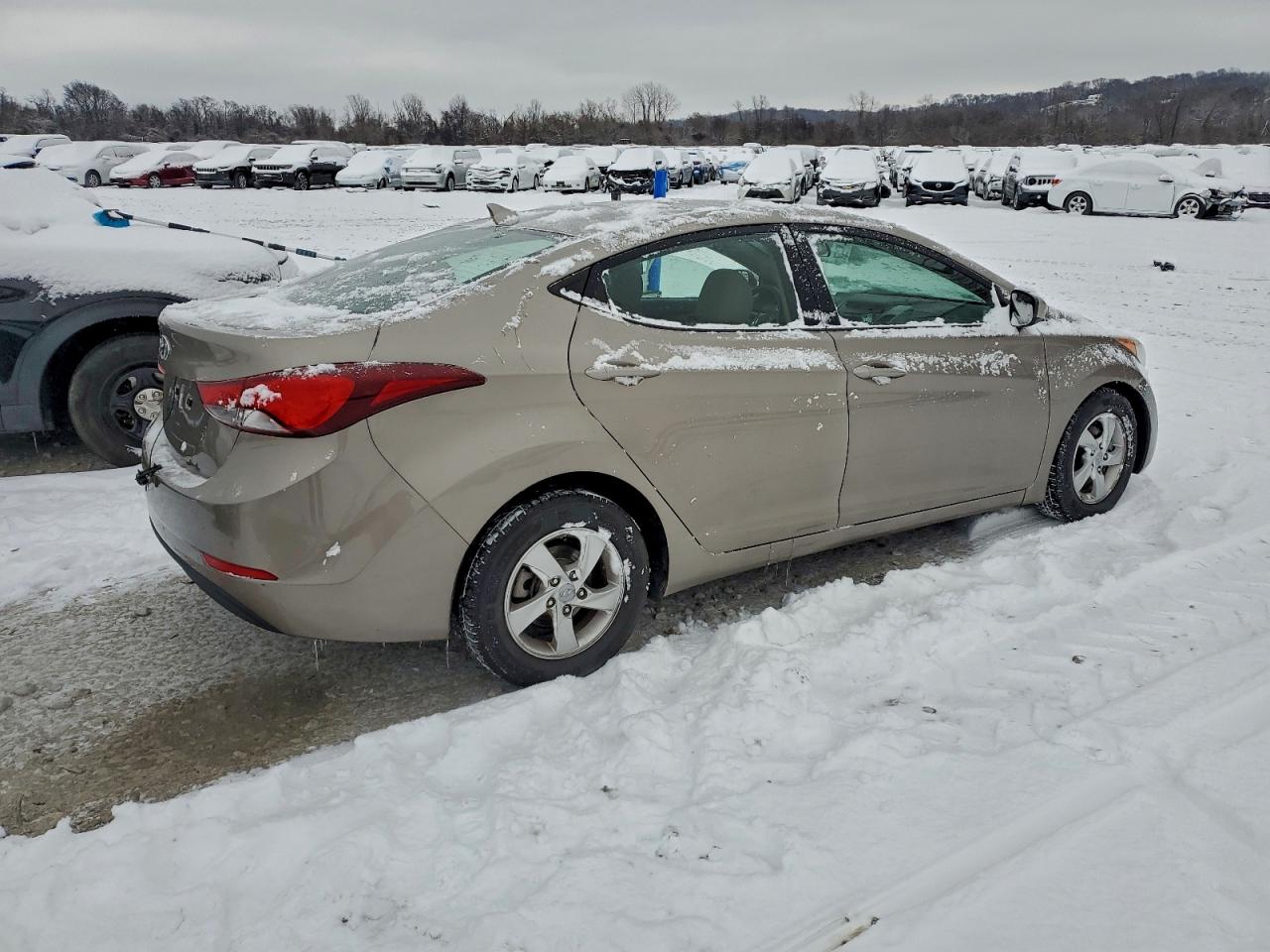 2015 HYUNDAI ELANTRA photo 3