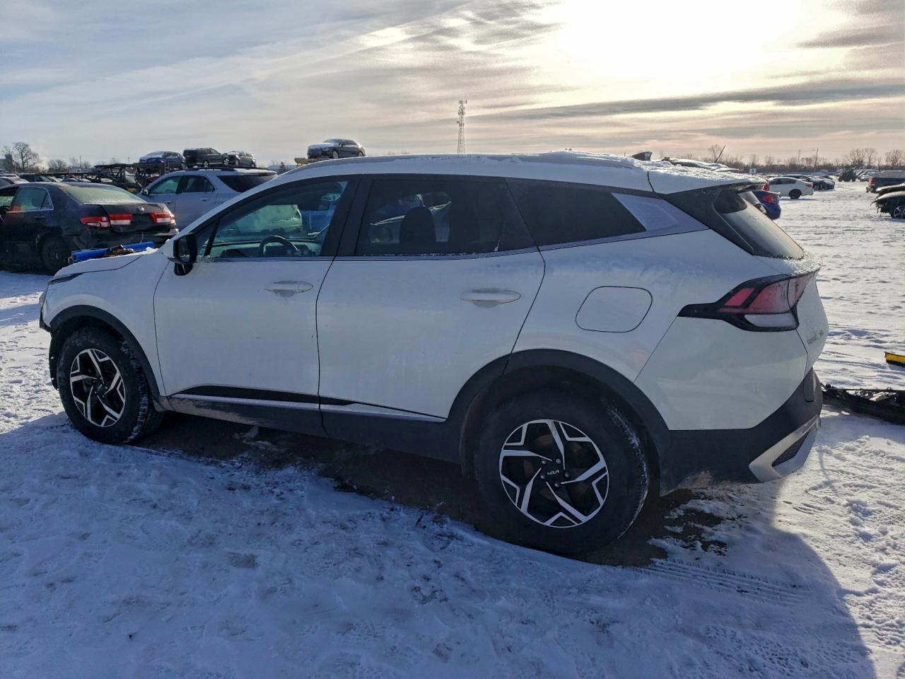 2023 KIA SPORTAGE LX photo 2