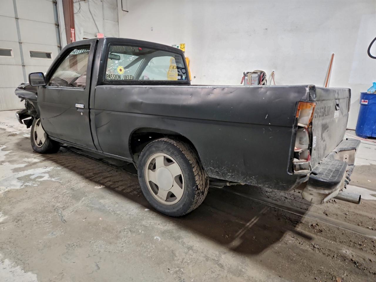 1992 NISSAN TRUCK SHORT WHEELBASE photo 3