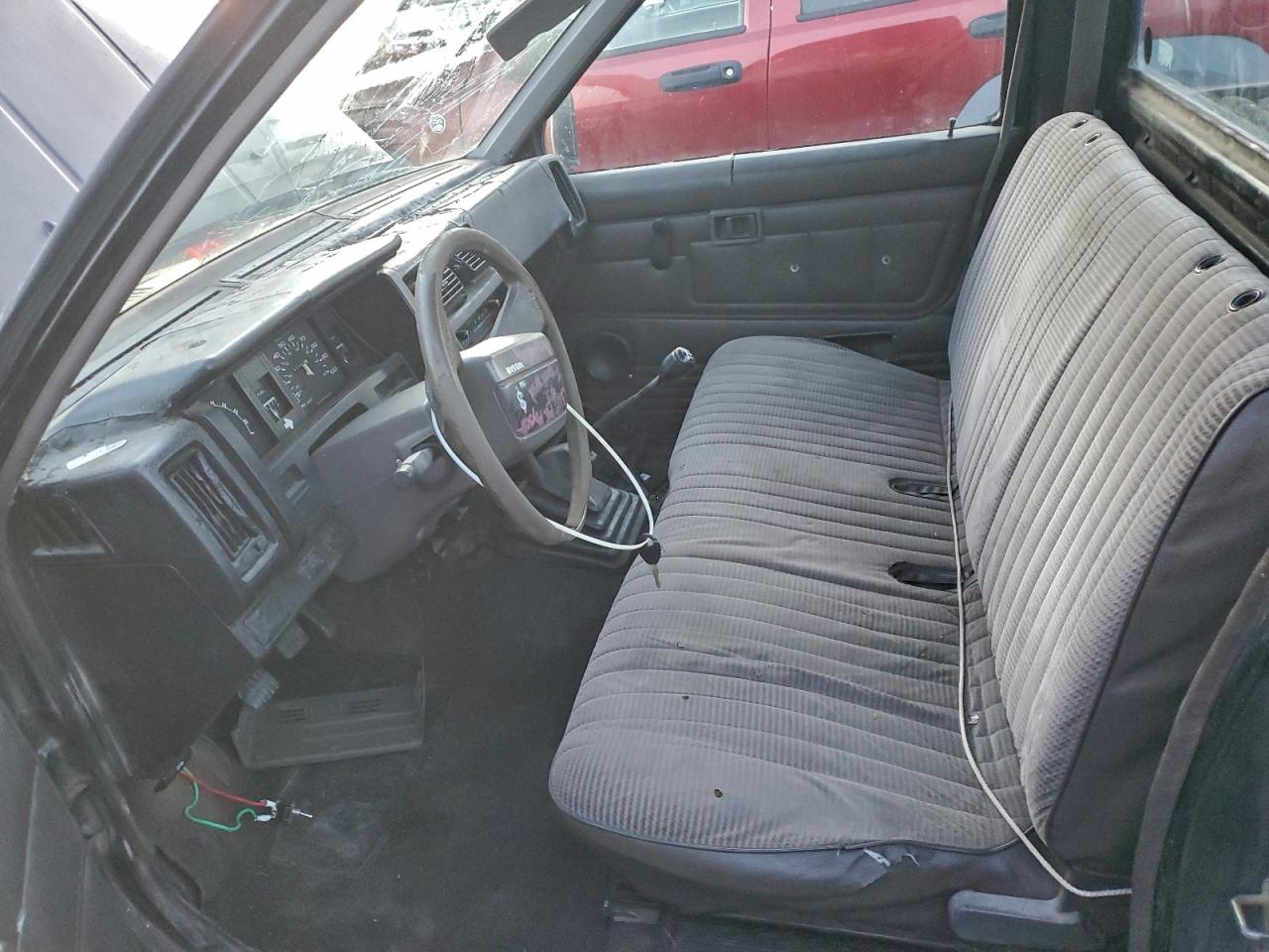 1992 NISSAN TRUCK SHORT WHEELBASE photo 13