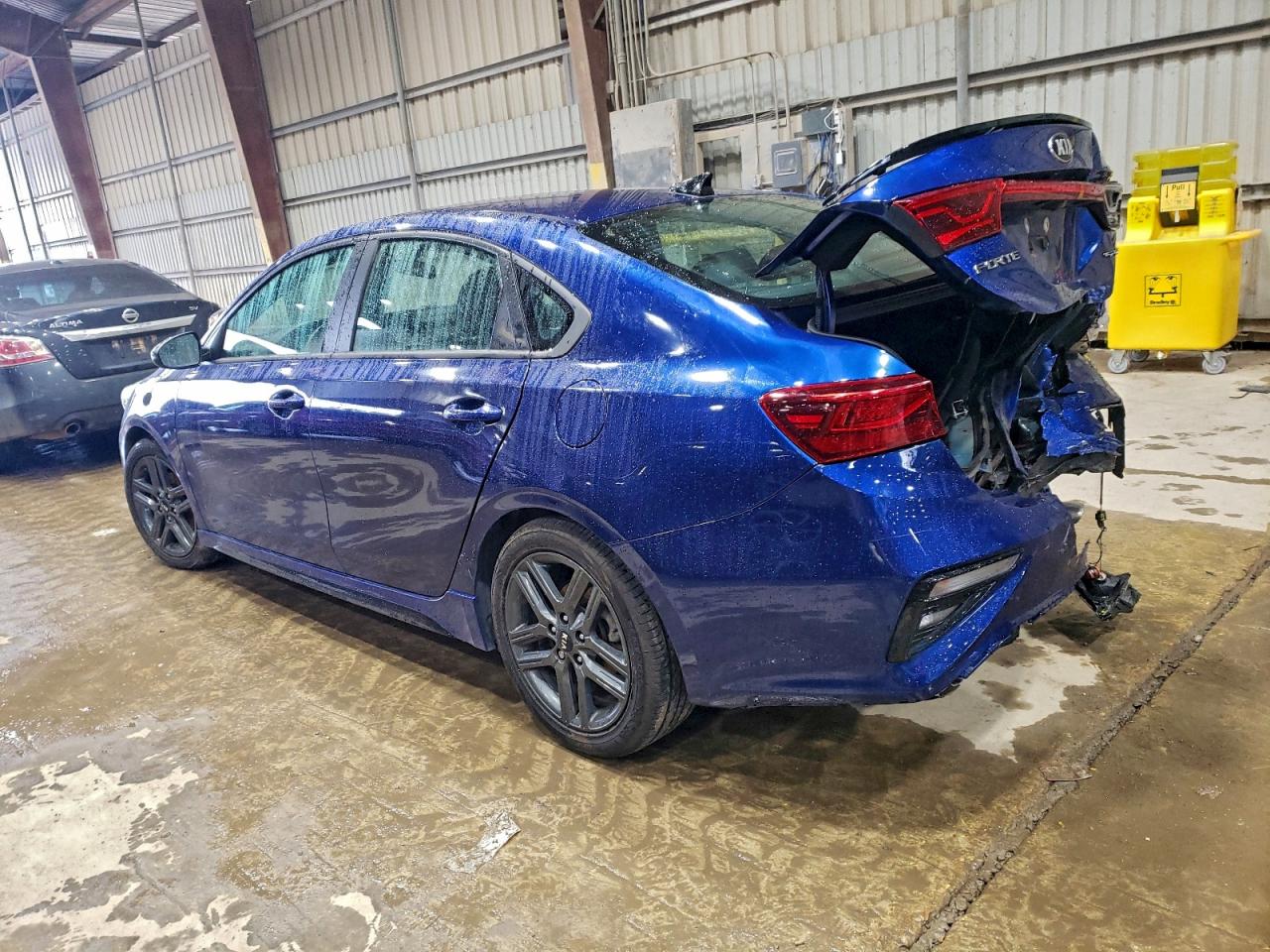 2021 KIA FORTE GT LINE photo 2
