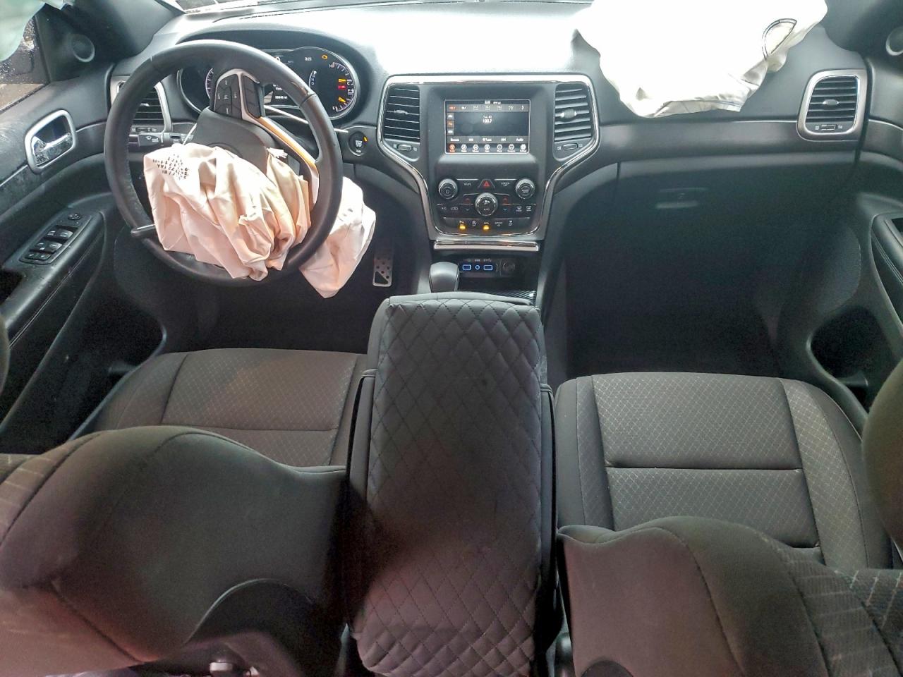 2018 JEEP GRAND CHEROKEE LAREDO photo 8