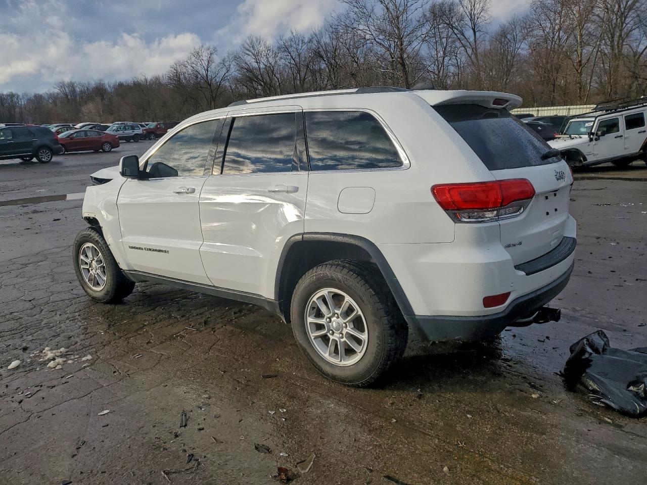 2018 JEEP GRAND CHEROKEE LAREDO photo 2