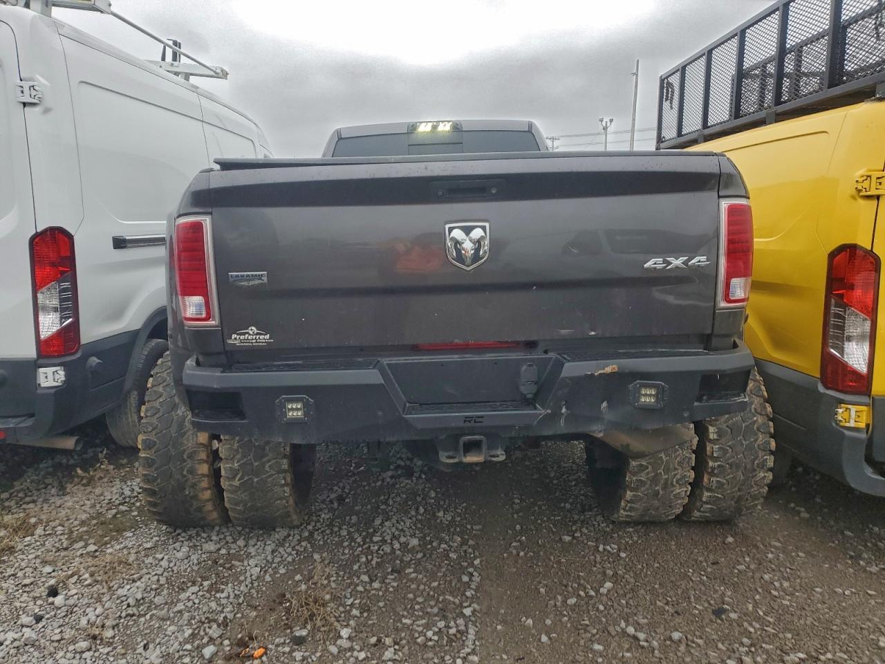 2018 RAM 3500 LARAMIE photo 11