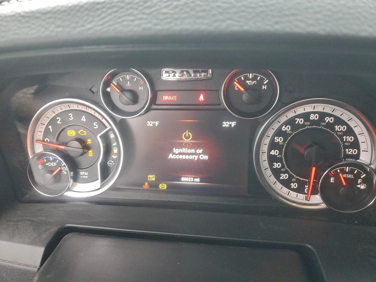 2018 RAM 3500 LARAMIE photo 17