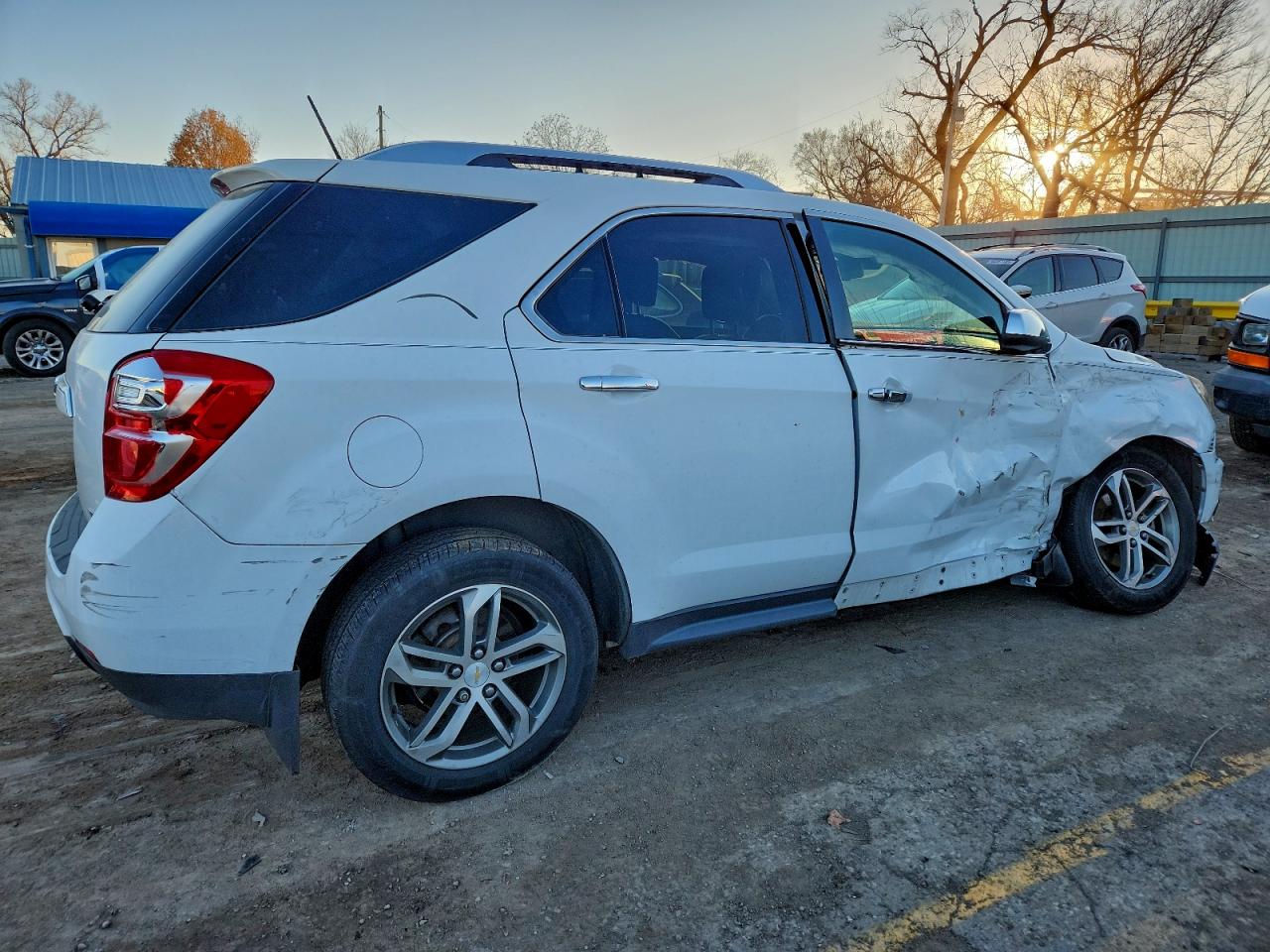 2017 CHEVROLET EQUINOX PREMIER photo 3