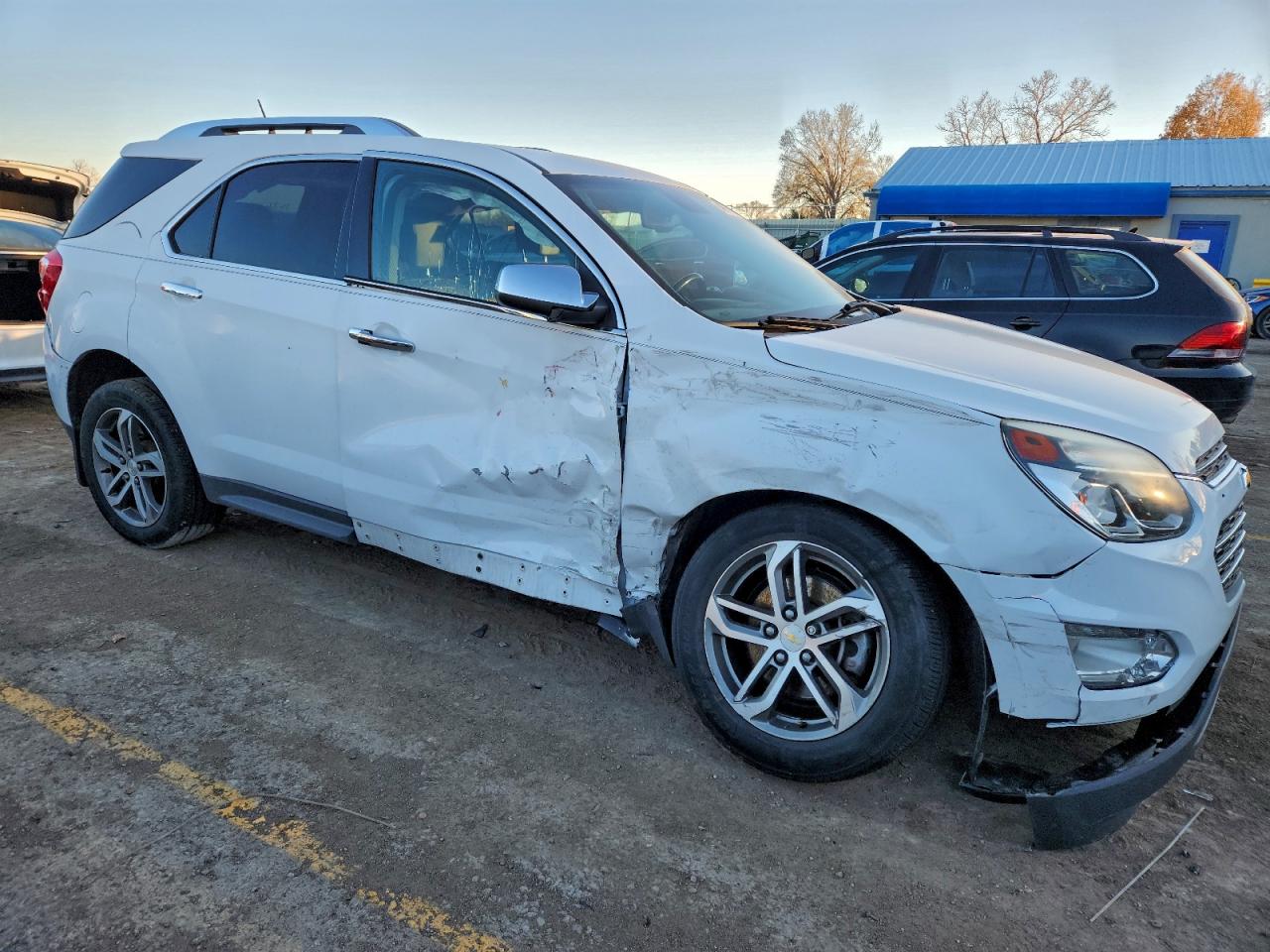 2017 CHEVROLET EQUINOX PREMIER photo 4