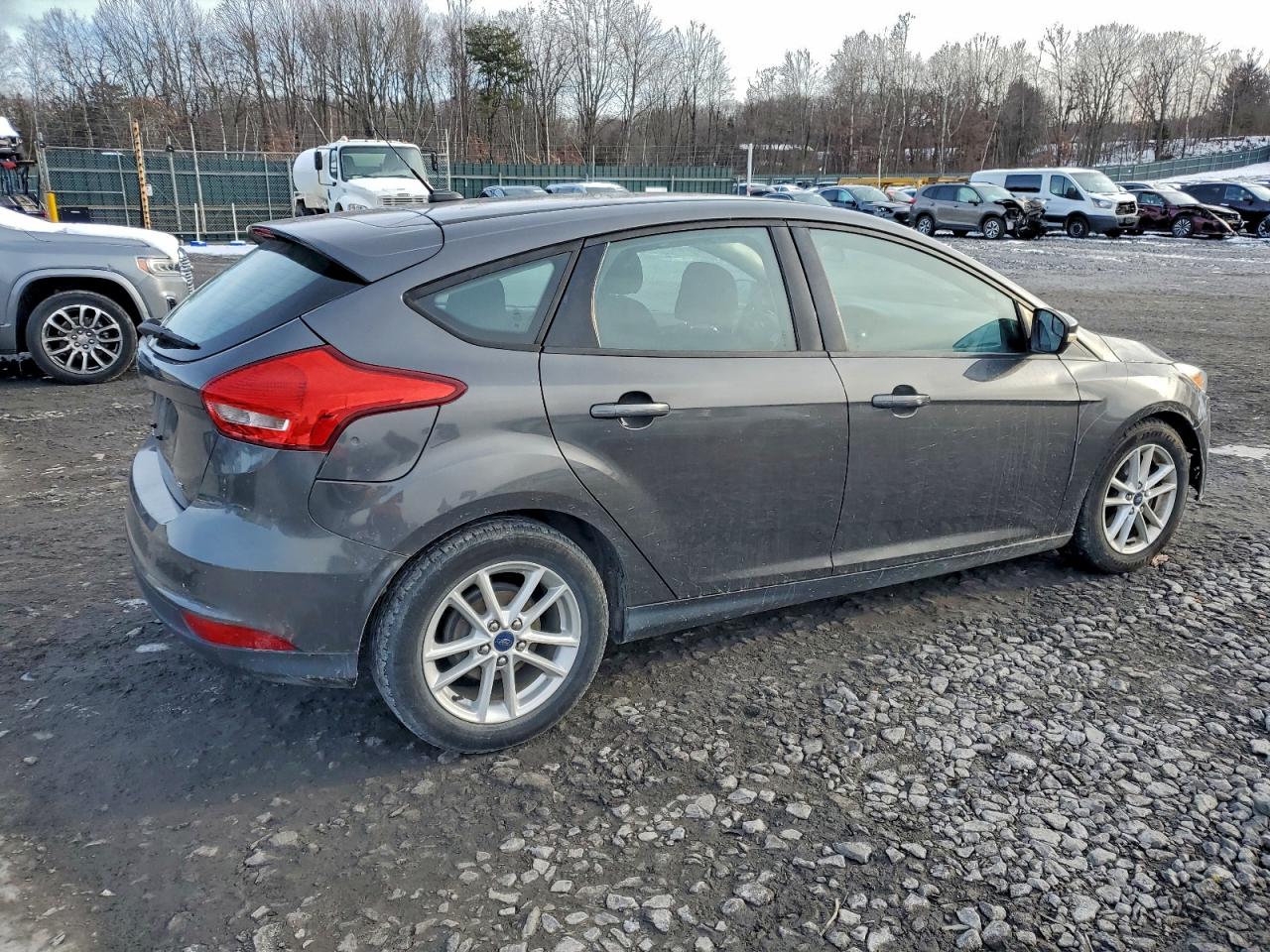 2015 FORD FOCUS SE photo 5