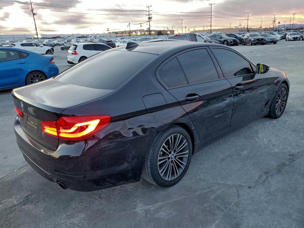 2020 BMW 530E photo 3