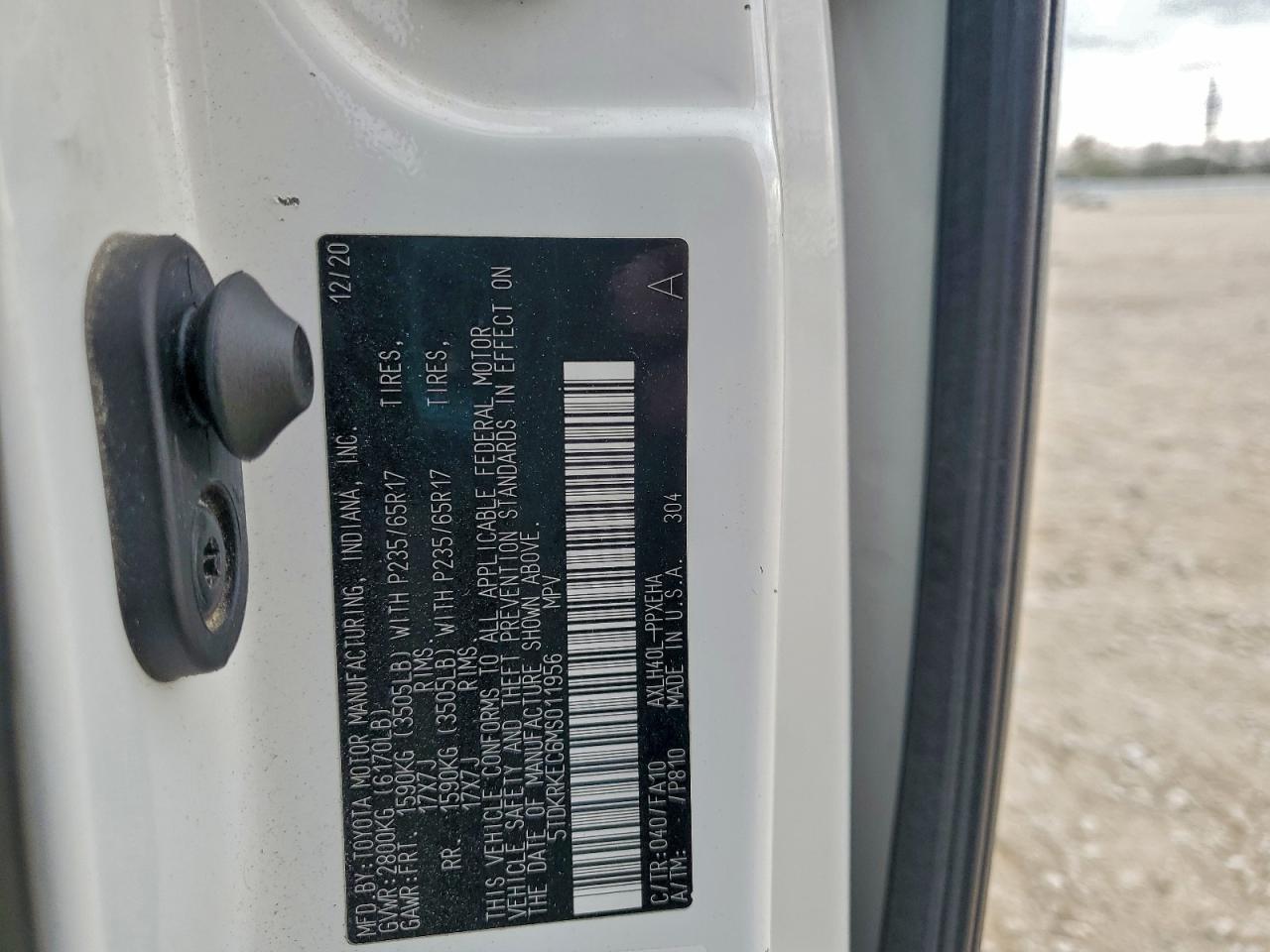 2021 TOYOTA SIENNA LE photo 14