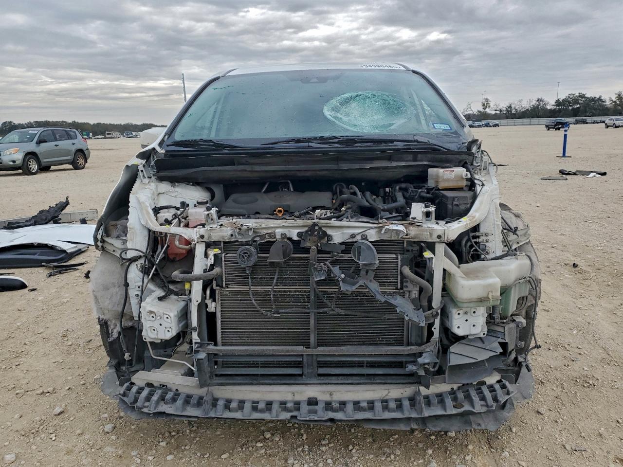 2021 TOYOTA SIENNA LE photo 5