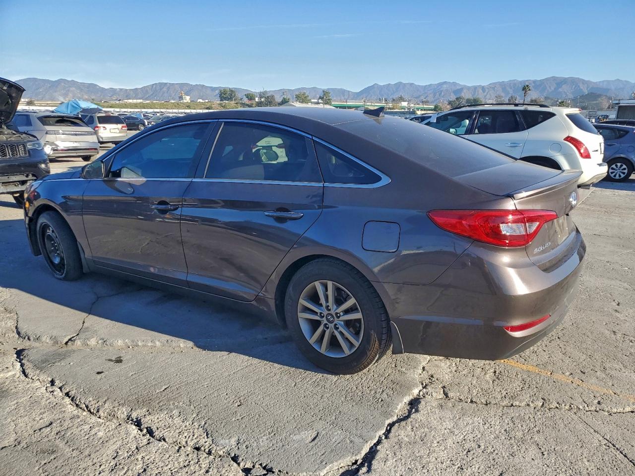 2015 HYUNDAI SONATA photo 2