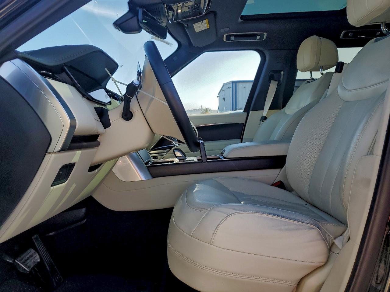 2024 LAND ROVER RANGE ROVER SE photo 7