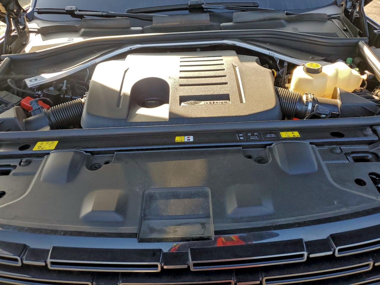 2024 LAND ROVER RANGE ROVER SE photo 11