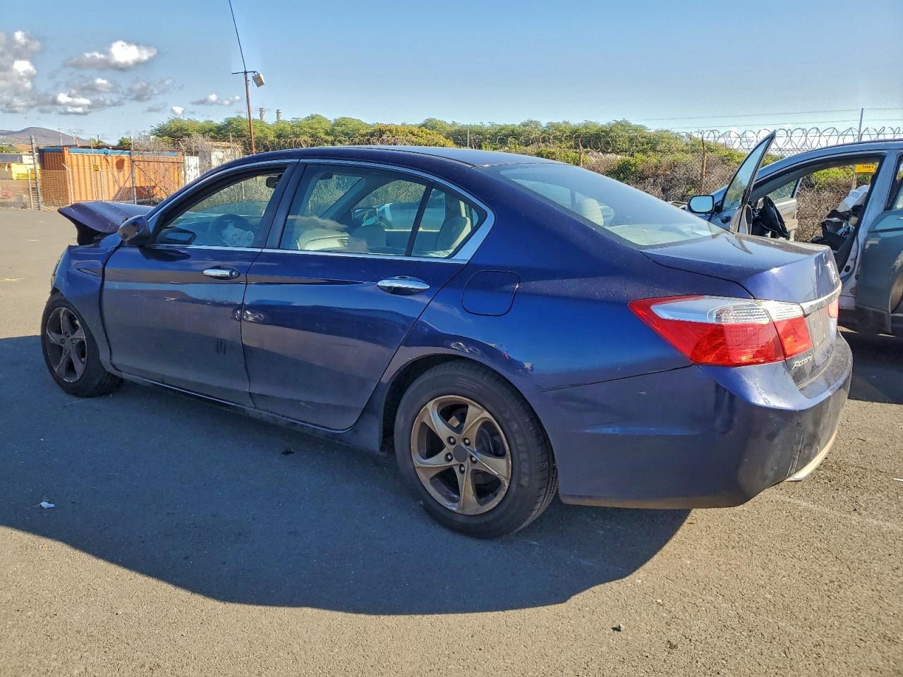 2015 HONDA ACCORD LX photo 3