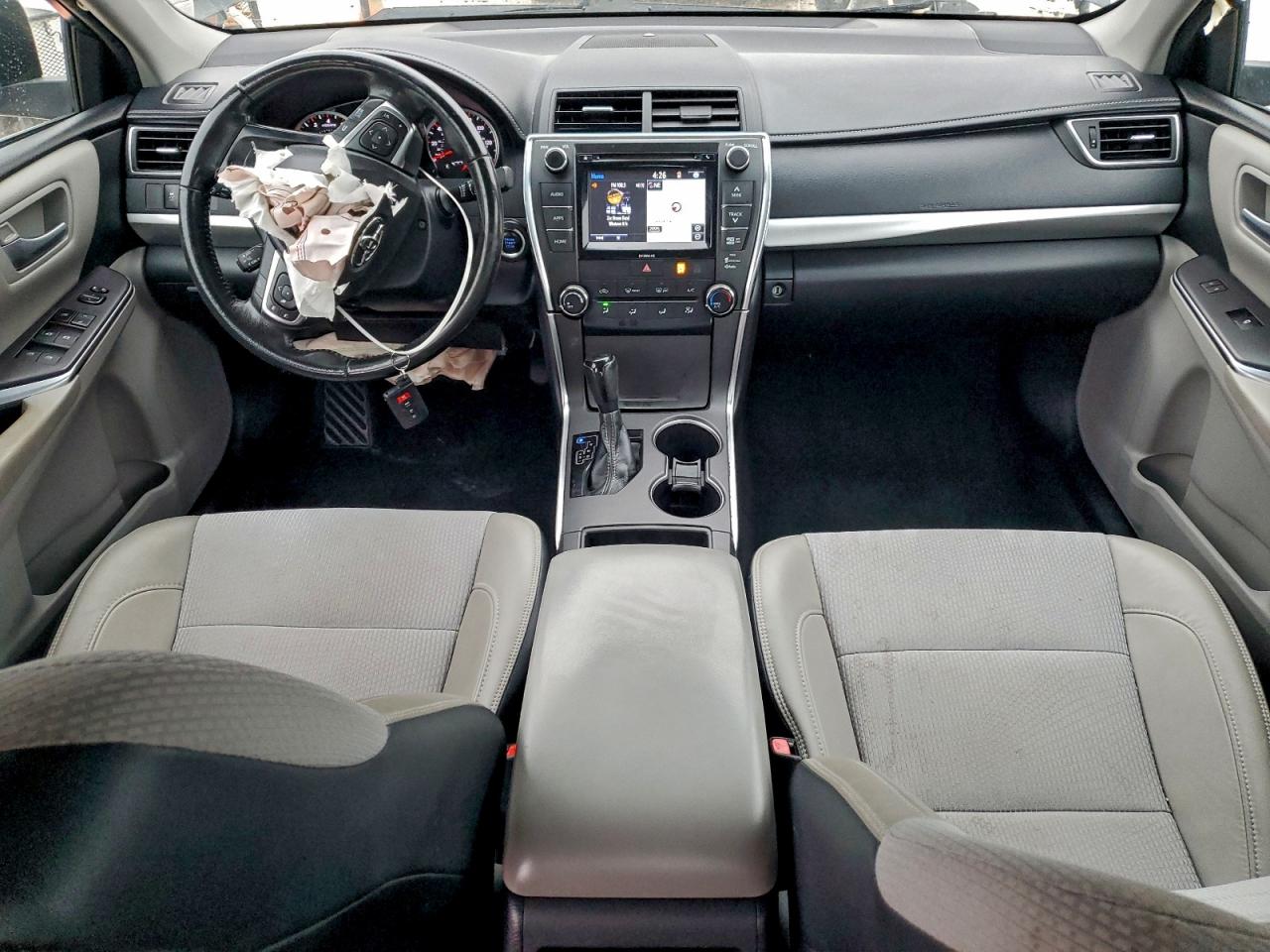 2016 TOYOTA CAMRY SE photo 15