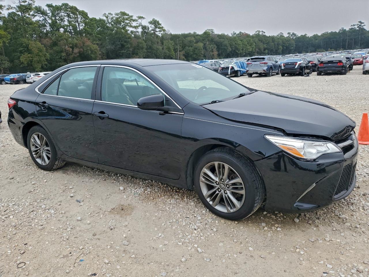 2016 TOYOTA CAMRY SE photo 7