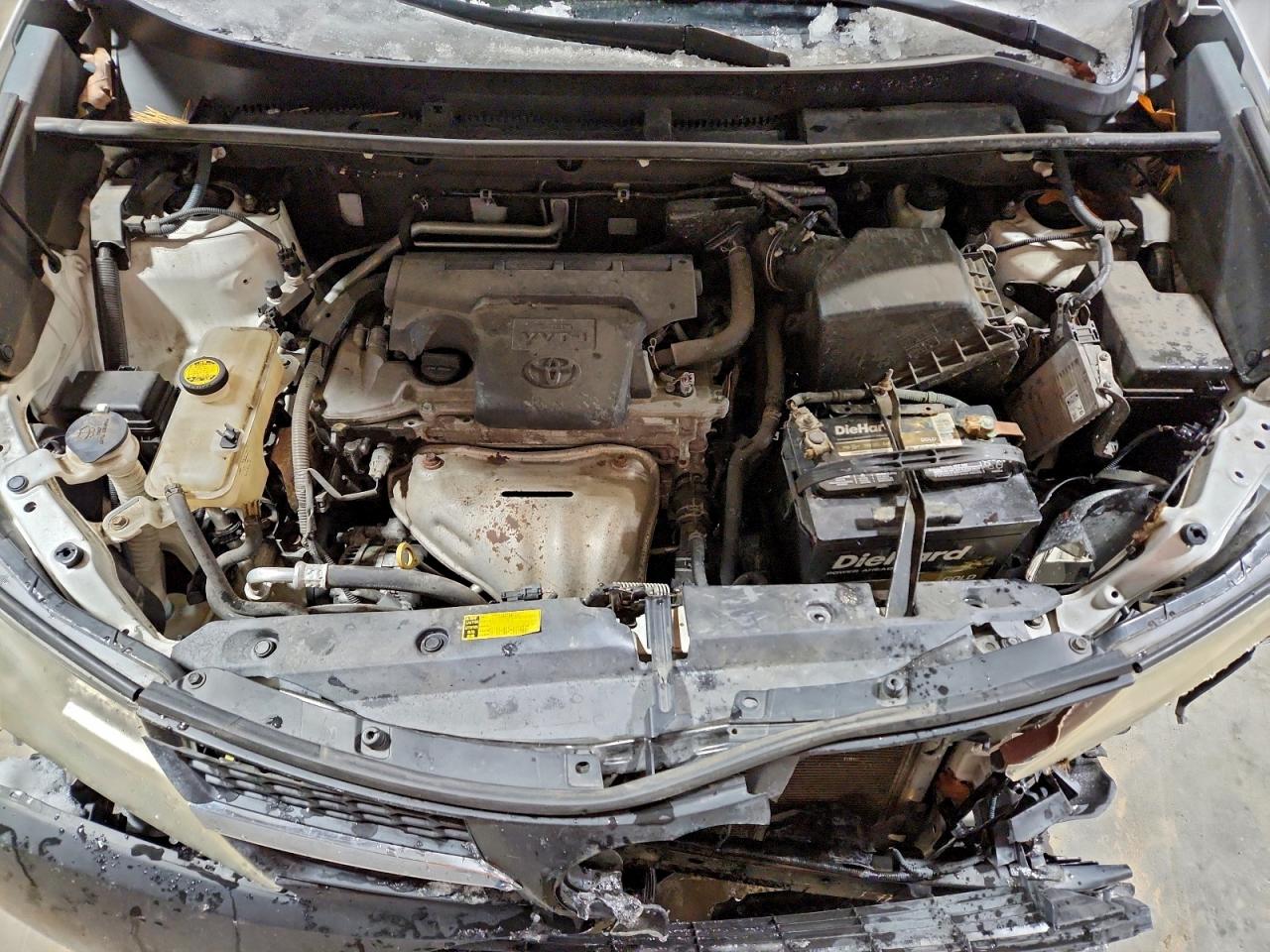 2013 TOYOTA RAV4 XLE photo 12