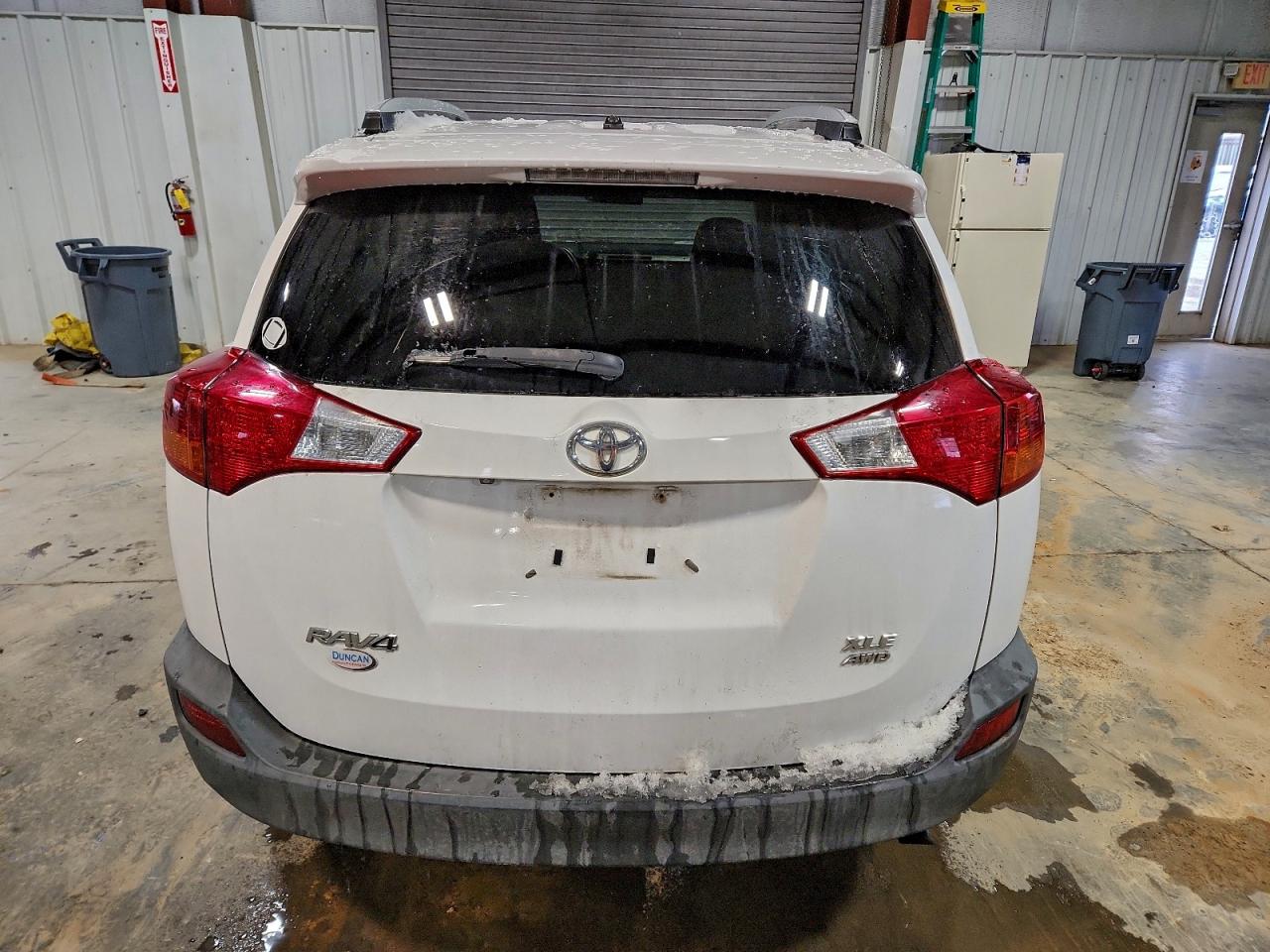 2013 TOYOTA RAV4 XLE photo 6