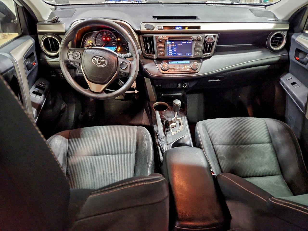 2013 TOYOTA RAV4 XLE photo 8