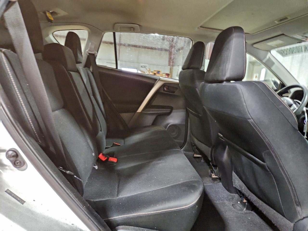 2013 TOYOTA RAV4 XLE photo 11