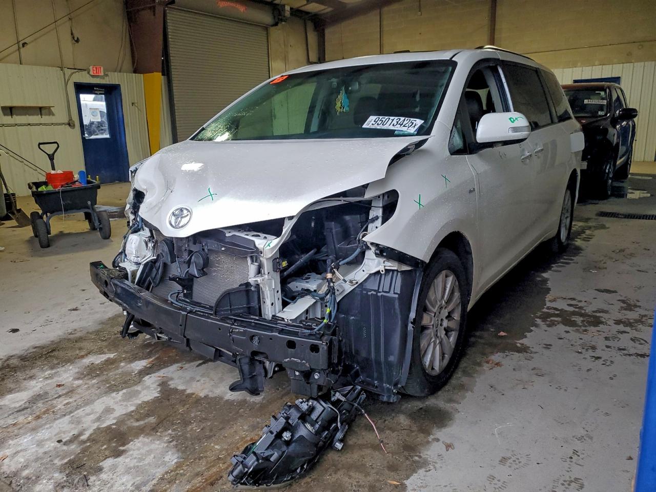 2017 TOYOTA SIENNA