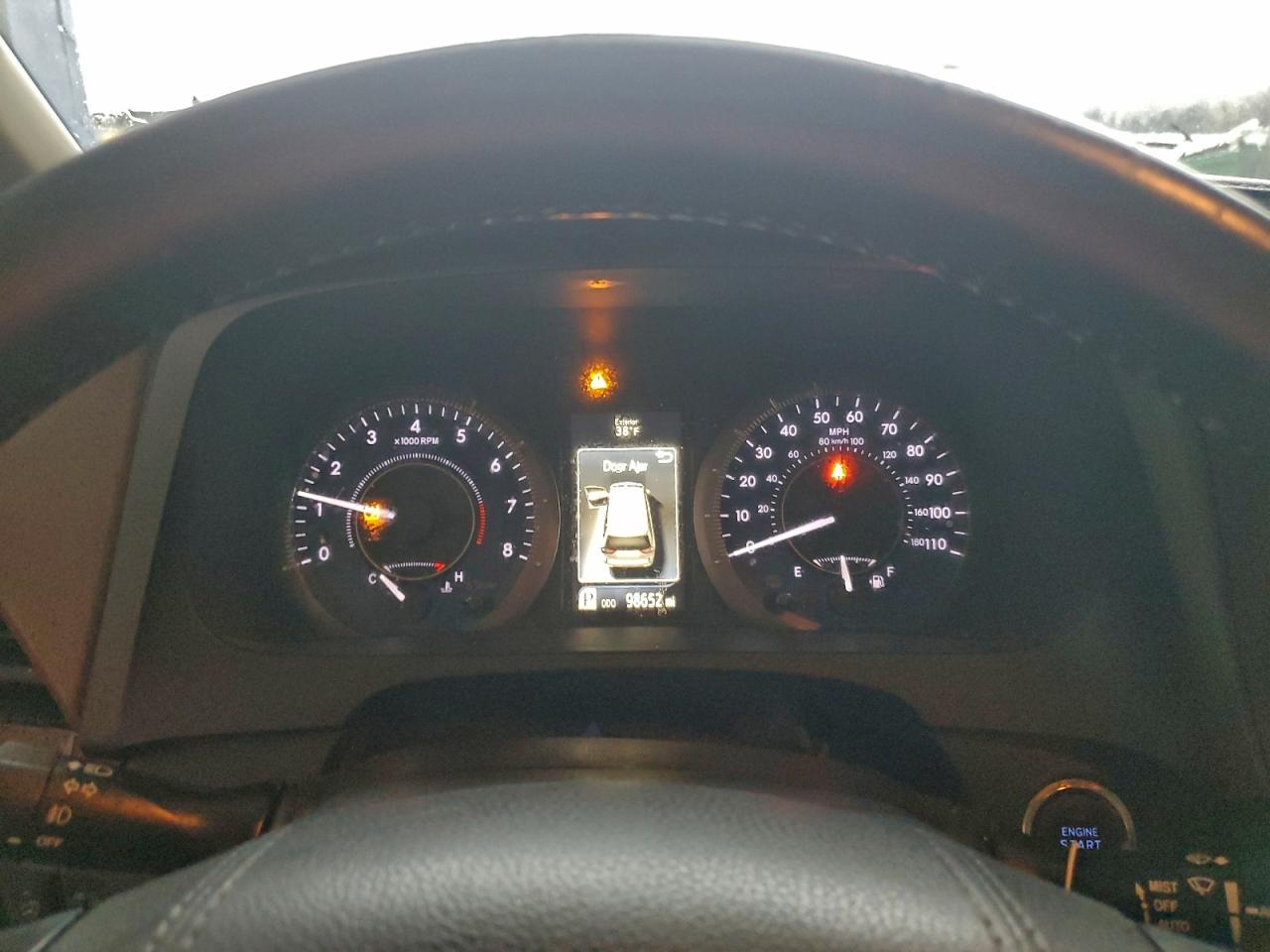 2017 TOYOTA SIENNA XLE photo 9