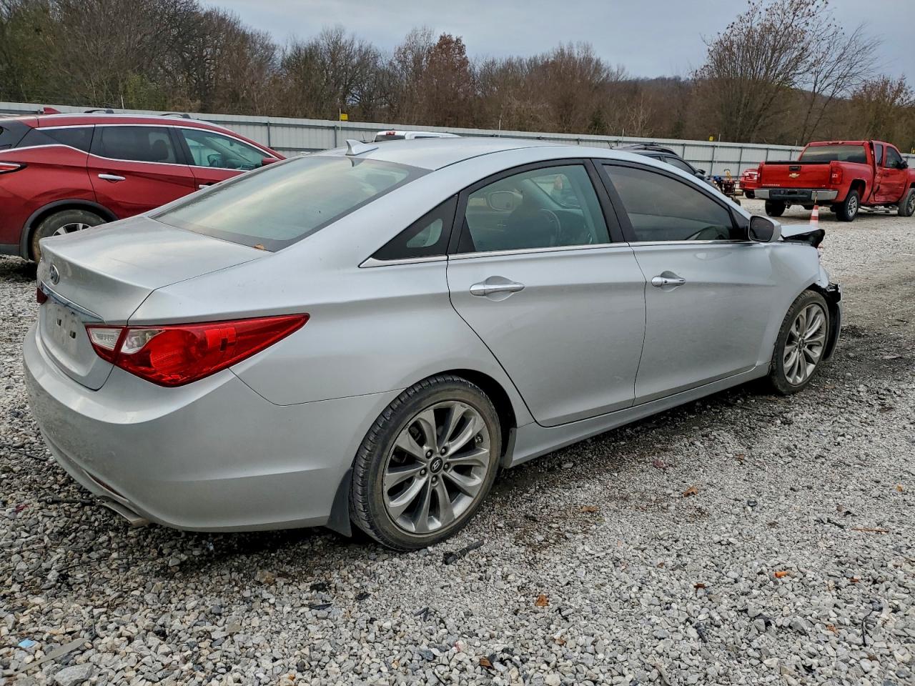 2013 HYUNDAI SONATA SE photo 3