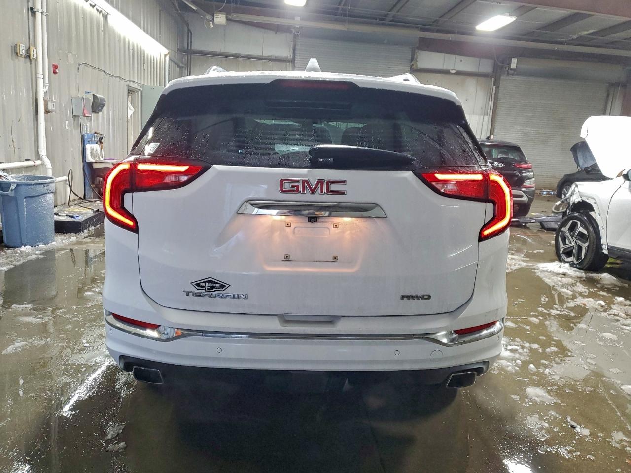 2020 GMC TERRAIN DENALI photo 11