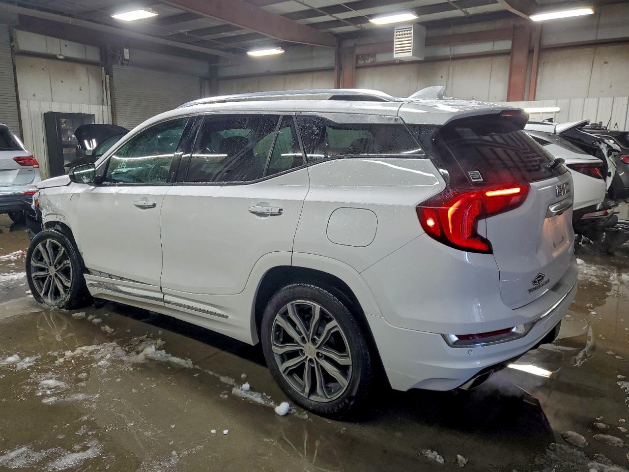 2020 GMC TERRAIN DENALI photo 3