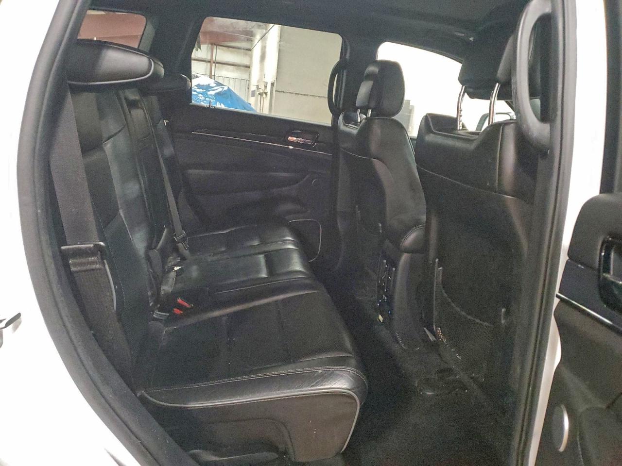 2019 JEEP GRAND CHEROKEE OVERLAND photo 11