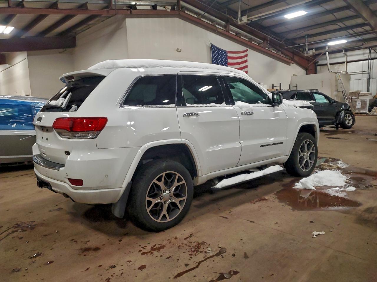 2019 JEEP GRAND CHEROKEE OVERLAND photo 3
