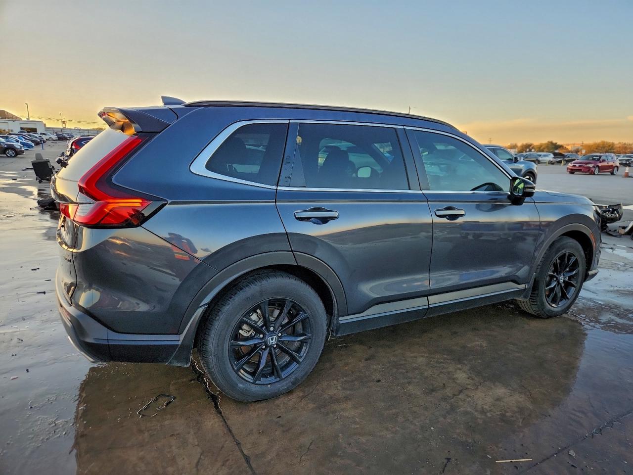 2025 HONDA CR-V SPORT photo 3