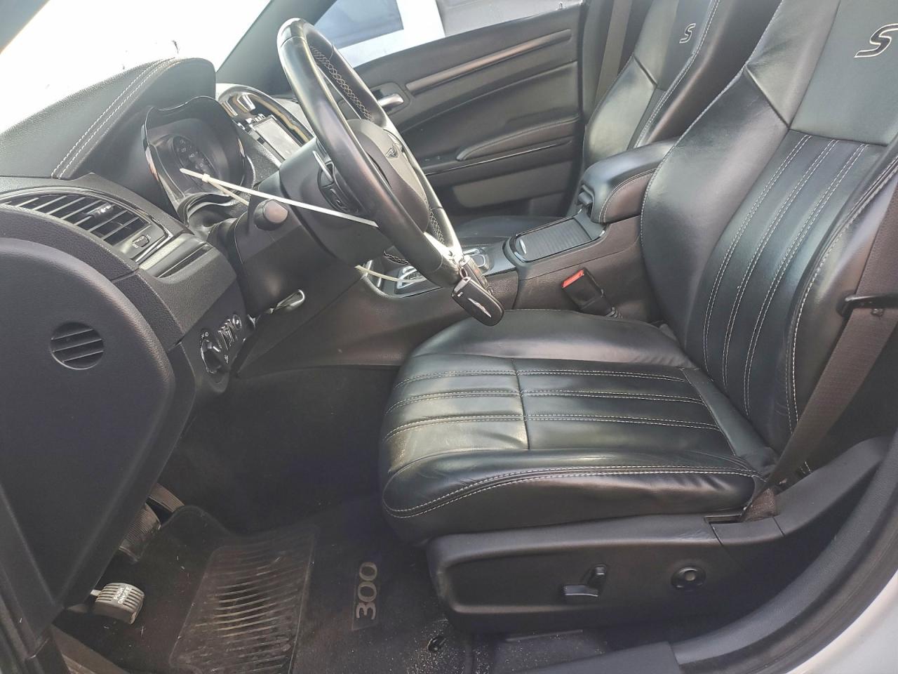 2016 CHRYSLER 300 S photo 7