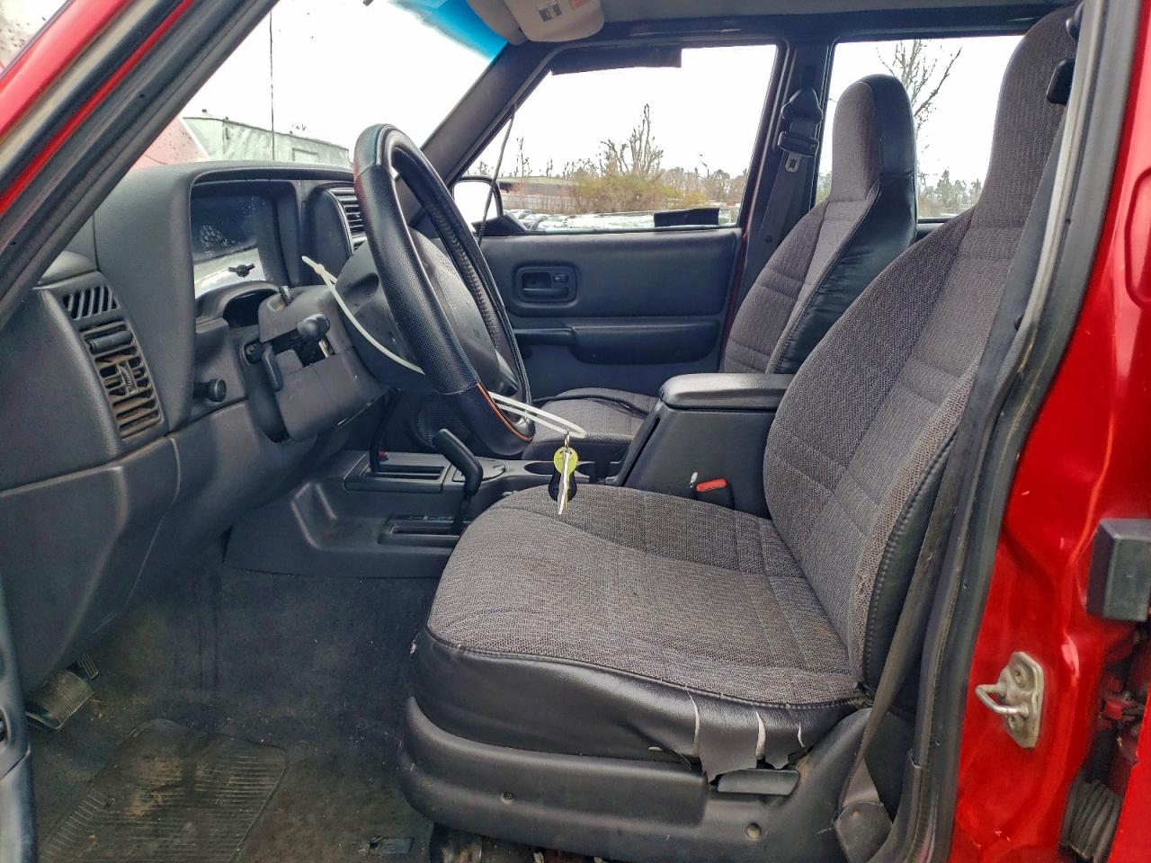 1999 JEEP CHEROKEE SPORT photo 13