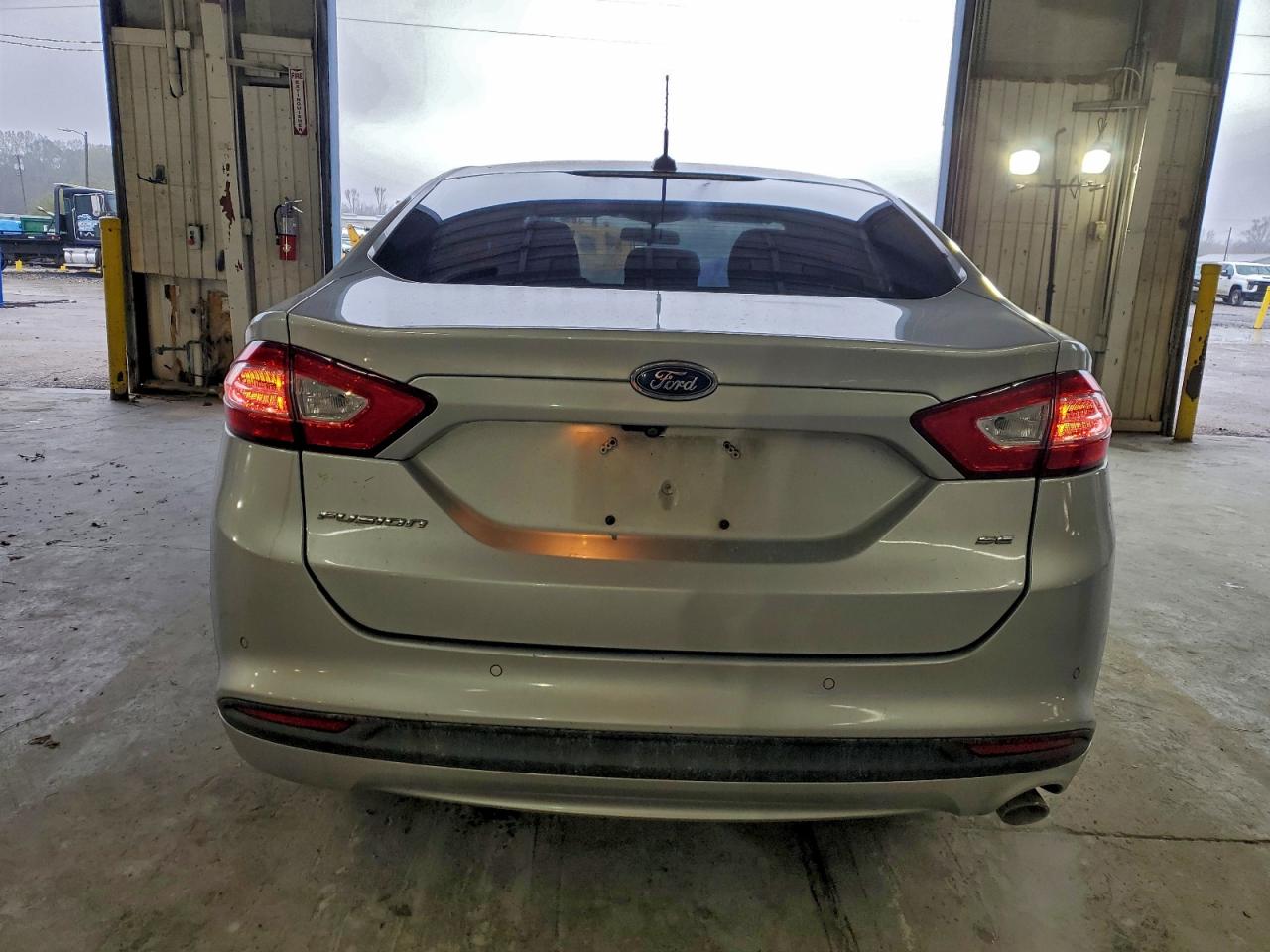 2016 FORD FUSION SE photo 11