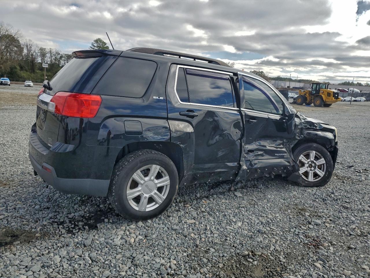 2015 GMC TERRAIN SLE photo 3