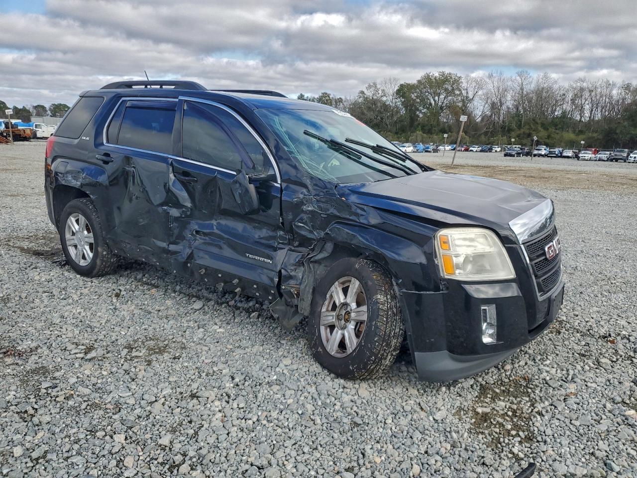 2015 GMC TERRAIN SLE photo 4