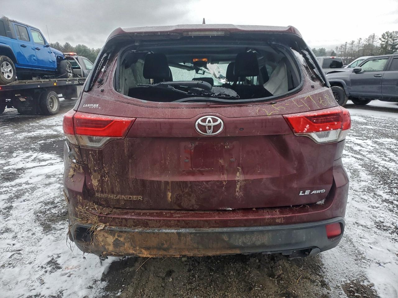 2017 TOYOTA HIGHLANDER LE photo 11