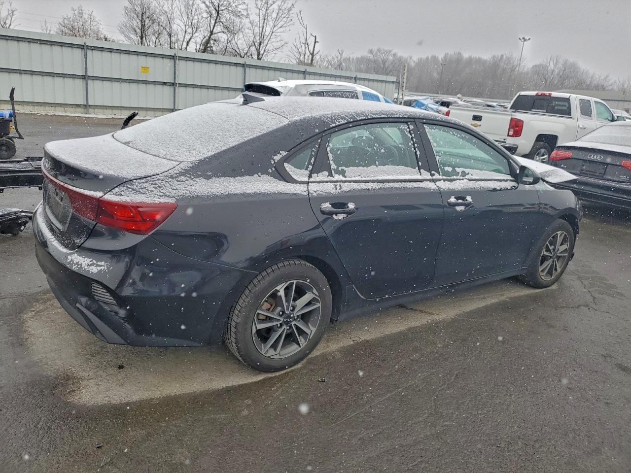 2023 KIA FORTE LX photo 7
