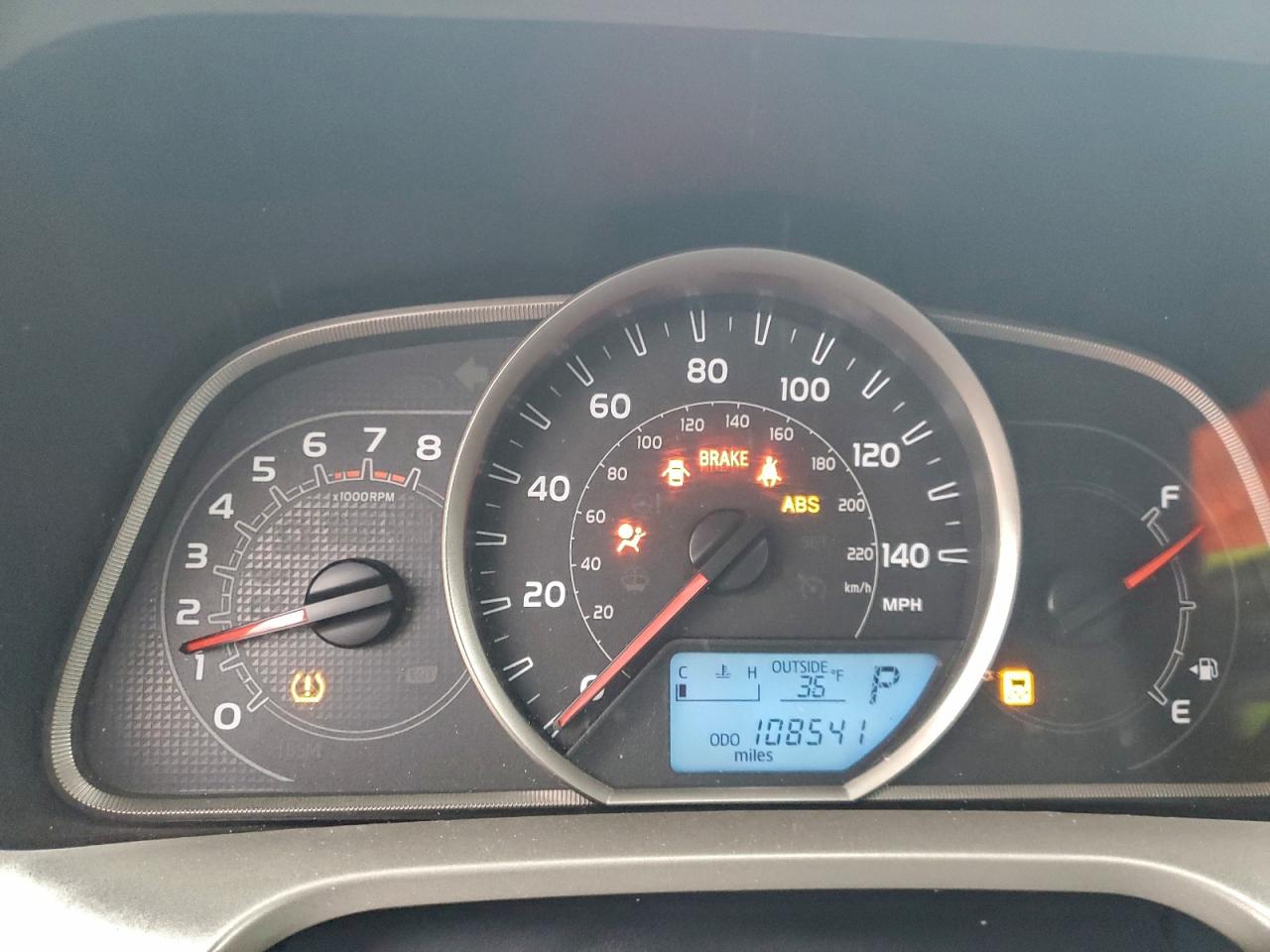 2015 TOYOTA RAV4 XLE photo 9