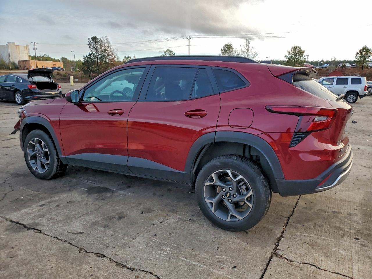 2025 CHEVROLET TRAX photo 3