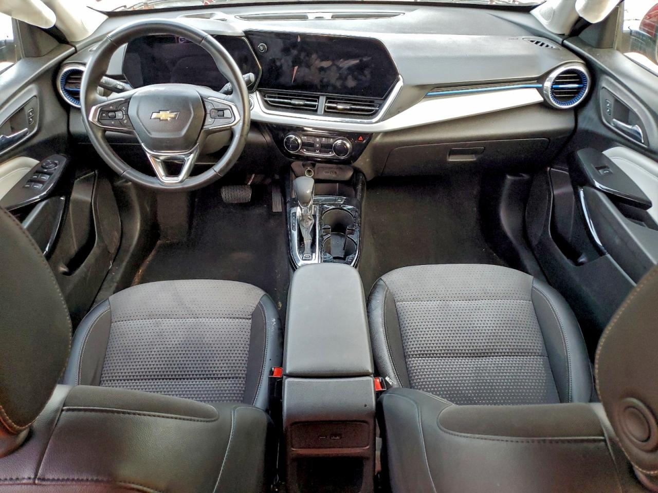 2025 CHEVROLET TRAX photo 15